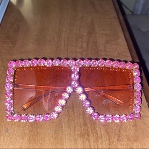 Baddie pink rhinestone glasses! 💕